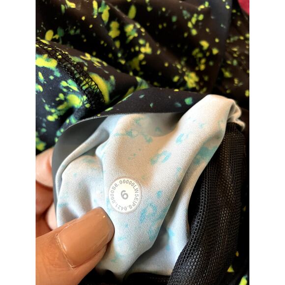 LULULEMON Sparks Fly HIgh Rise Leggings Size 6 ACTIVEWEAR ATHLEISURE YOGA - Picture 5 of 5